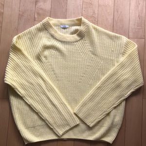 Wool sweater in light yellow💛